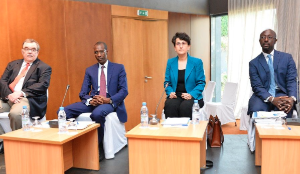 Le FMI accorde une aide de 650 millions de dollars au Sénégal ( Le Figaro )