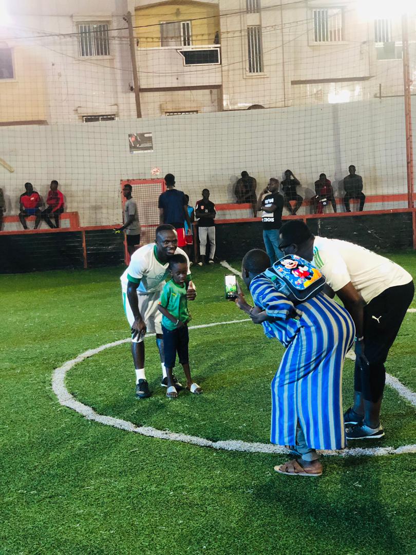 Photos-Vidéo / Fan de Sadio Mané: Ass Malick Sow, âgé de 5 ans, a finalement rencontré son joueur préféré