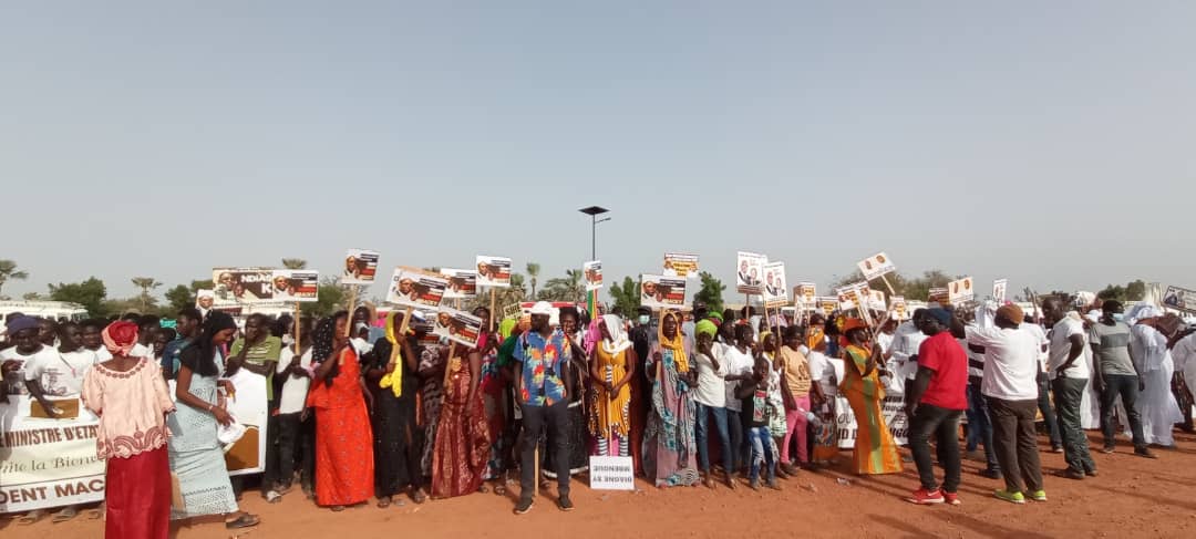 Le Président Macky Sall accueilli en grande pompe à Thiés Le Président Macky Sall accueilli en grande pompe à Thiés