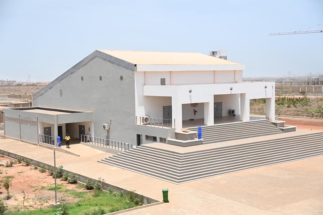 Le Président Macky Sall accueilli en grande pompe à Thiés Le Président Macky Sall accueilli en grande pompe à Thiés