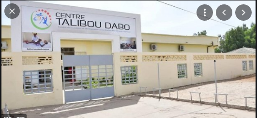 Les élèves handicapés du lycée Talibou Babou en sit-in: Ils exigent de meilleures conditions d’études et...