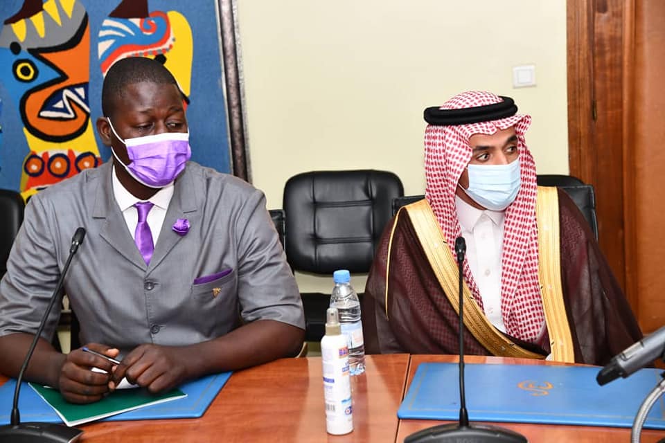 Lutte contre la Covid-19: L’Arabie saoudite appuie le Sénégal en matériels de réanimation  Lutte contre la Covid-19: L’Arabie saoudite appuie le Sénégal en matériels de réanimation