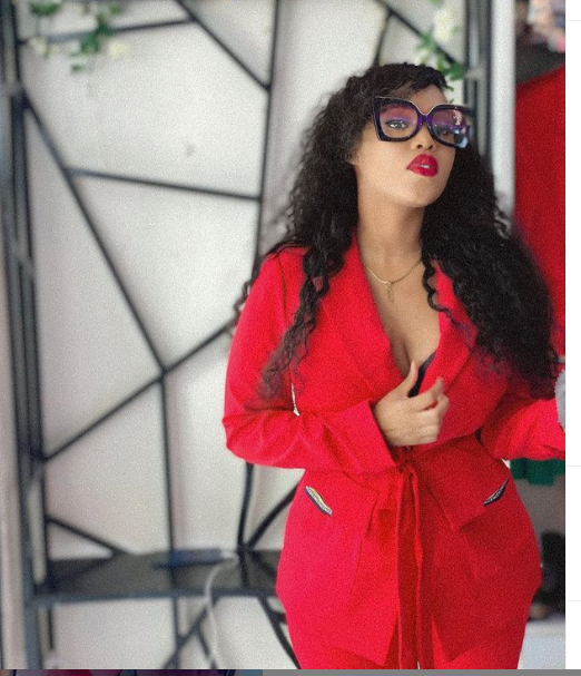 Aïcha Koné en mode sexy et stylé fait sensation sur la toile (Photos)