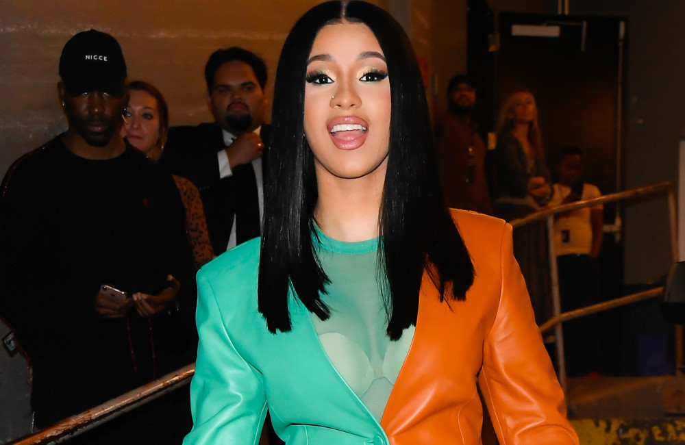 Cardi B répond aux internautes, qui lui reprochent de trop gâter sa fille