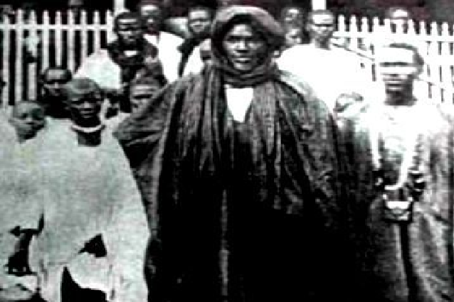 Restaurer les valeurs: L’auteur Mamadou Cor Sène Sarr offre l’œuvre de Mame Cheikh Ibrahima Fall à la jeunesse