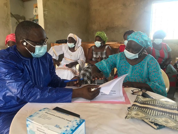 Visite et  signature de convention de partenariat à Djilor Djidiack , le royaume d’enfance du Président Senghor:  42 femmes et 18 jeunes recrutés