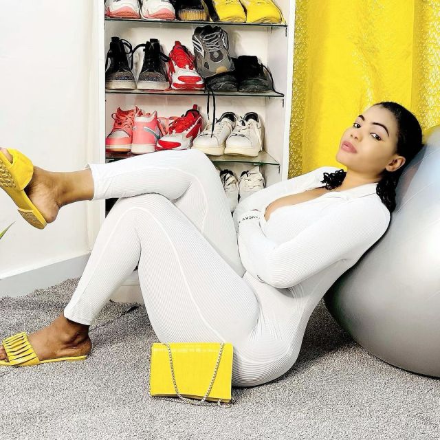 Moulée dans une combinaison sexy, l'actrice Big Maman assume ses formes (Photos)