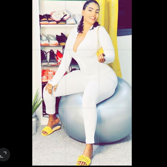 Moulée dans une combinaison sexy, l'actrice Big Maman assume ses formes (Photos)