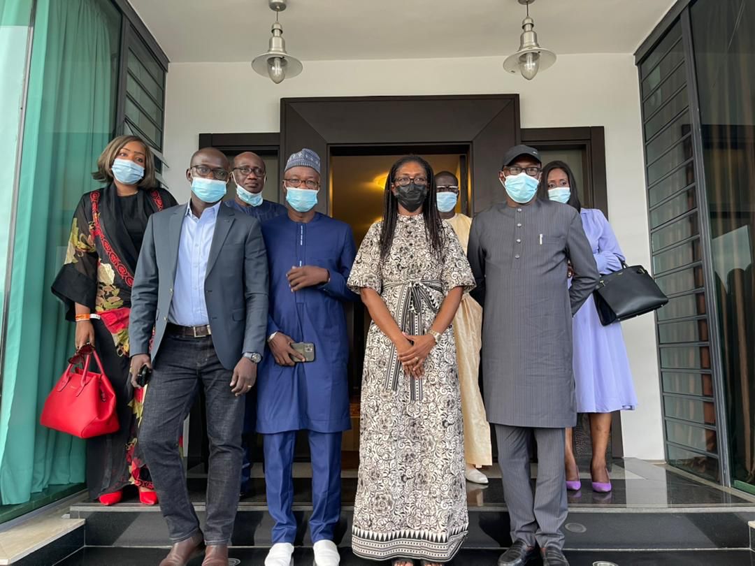 En marge du Femua: Abdoulaye Diop, Ministre de la Culture rend visite à la veuve de Ahmet Bakayokho