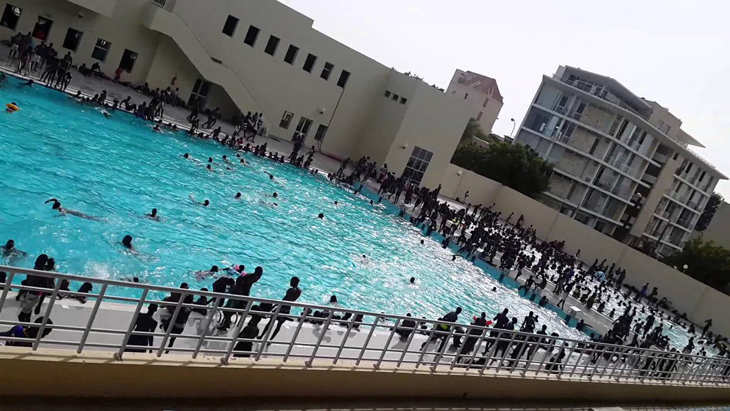Fillette de 5 ans, morte noyée à la piscine de l’Olympique: le maître nageur risque...