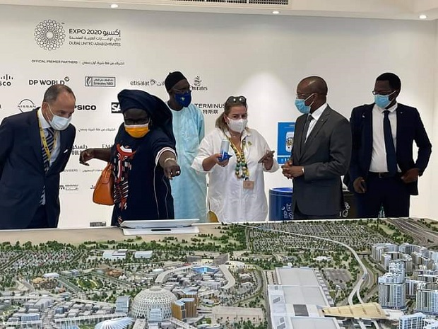 Expo Universelle de Dubaï 2020 : Mme Diatta , le Ministre du Commerce et des PME en visite préparatoire au pavillon Sénégal.