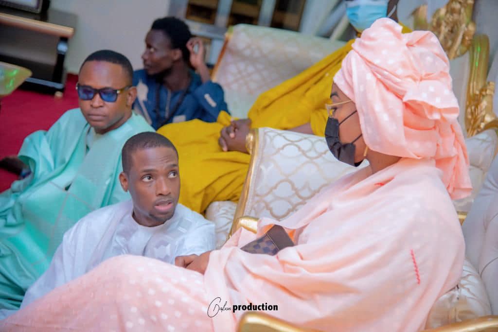 Visite de courtoisie de la délégation du Gfm à Touba: Birane Ndour et Cie chez Sokhna Balli Mountakha (Photos) Visite de courtoisie de la délégation du Gfm à Touba: Birane Ndour et Cie chez Sokhna Balli Mountakha (Photos)