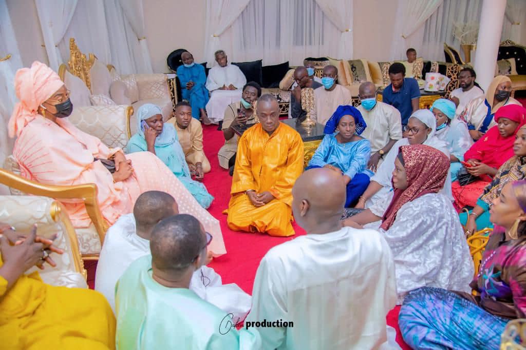 Visite de courtoisie de la délégation du Gfm à Touba: Birane Ndour et Cie chez Sokhna Balli Mountakha (Photos) Visite de courtoisie de la délégation du Gfm à Touba: Birane Ndour et Cie chez Sokhna Balli Mountakha (Photos)
