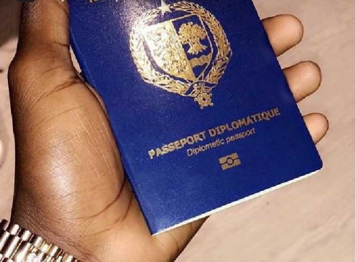 Tous ses passeports ont été remplacé ou retiré du circuit depuis 2019