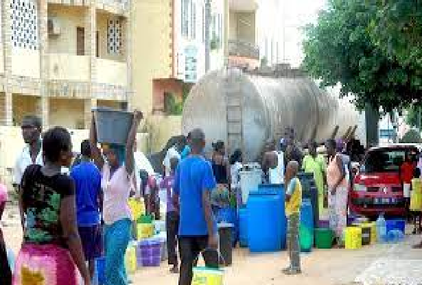 Manque d'eau à Touba: Réactions après le clavaire de milliers de fidèles, plongés dans une grosse soif