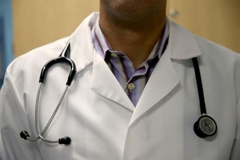 Exercice illégal de la médecine: Le renforcement de la réglementation prôné