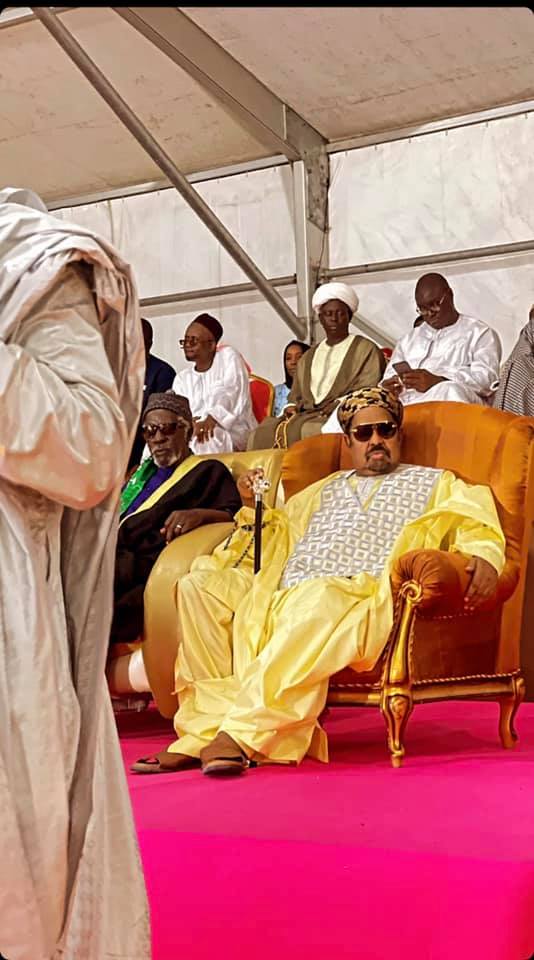 Images sur Gamou: Le berndé exceptionnel de Soxna Oumou Sy Dabakh et de Soxna Amina Niasse, chez Dr. Ahmed Khalifa Niasse