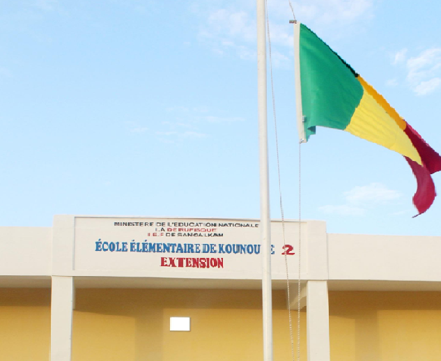 Education : M. Oumar Guèye, maire de la commune de Sangalkam, inaugure l'école élémentaire de Kounoune ll Extension