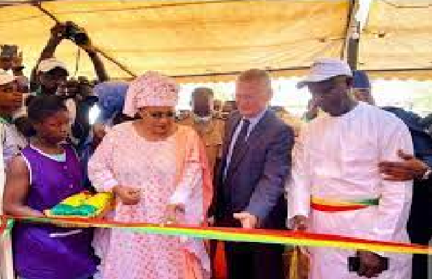 Infrastructures : Ndèye Saly Diop Dieng inaugure un Centre d’Eveil Communautaire à Guinaw rails Sud
