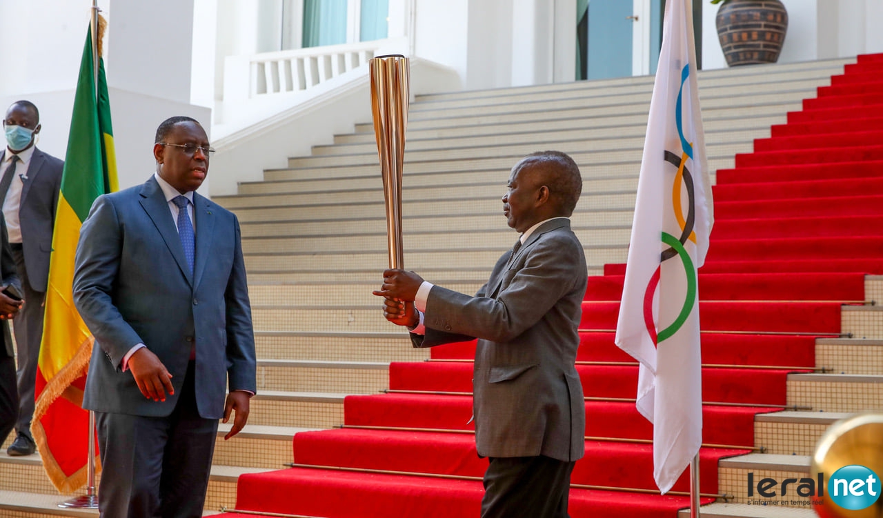 Flamme Olympique allumée à Dakar Par Macky Sall et Diagna Ndiaye