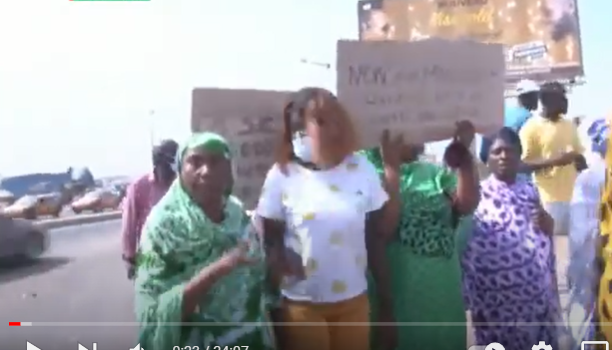 Manifestation des populations des Parcelles assainies contre la mauvaise qualité de l'eau