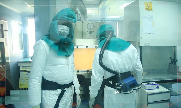 Covid-19: Omicron, c'est le nouveau variant qui affole les scientifiques