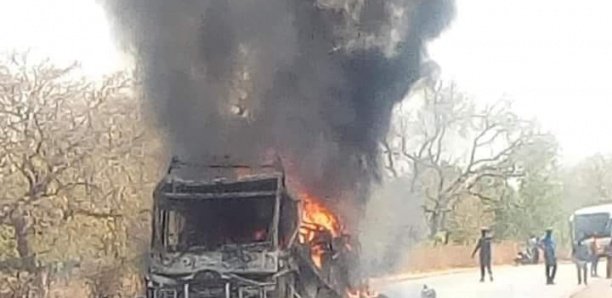 Terrorisme: 33 personnes tuées et brûlées dans un bus au Mali