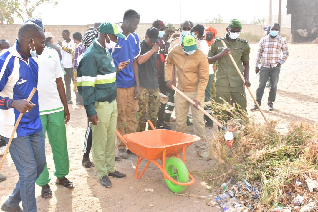 'Bëssup Sétal": Le Ministre Oumar Guèye, de la partie, satisfait des travaux dans le département de Rufisque