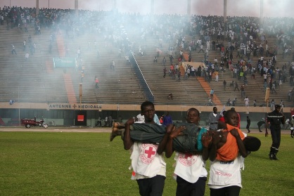 Violences dans les stades: Le "weur ndombo" et le "petit pont" de Macky Sall Sall à la lutte et aux navétanes