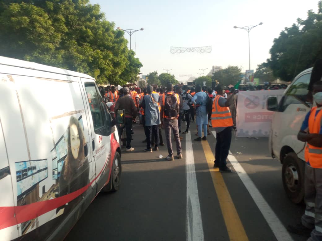 Place de la Nation: Flop total de la manif de Y en a Marre et de FRAPP ( Photos - Vidéo ) Place de la Nation: Flop total de la manif de Y en a Marre et de FRAPP ( Photos - Vidéo )