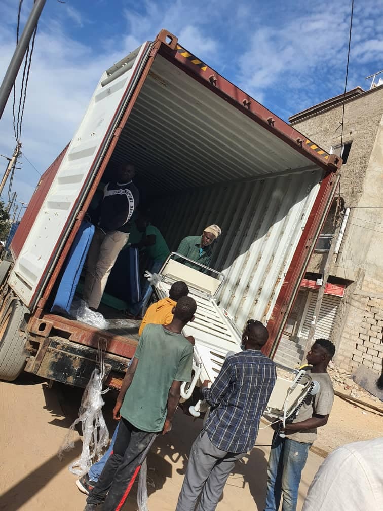 Gabrielle Kane fait un don de matériel médical aux districts sanitaires de Cambérène