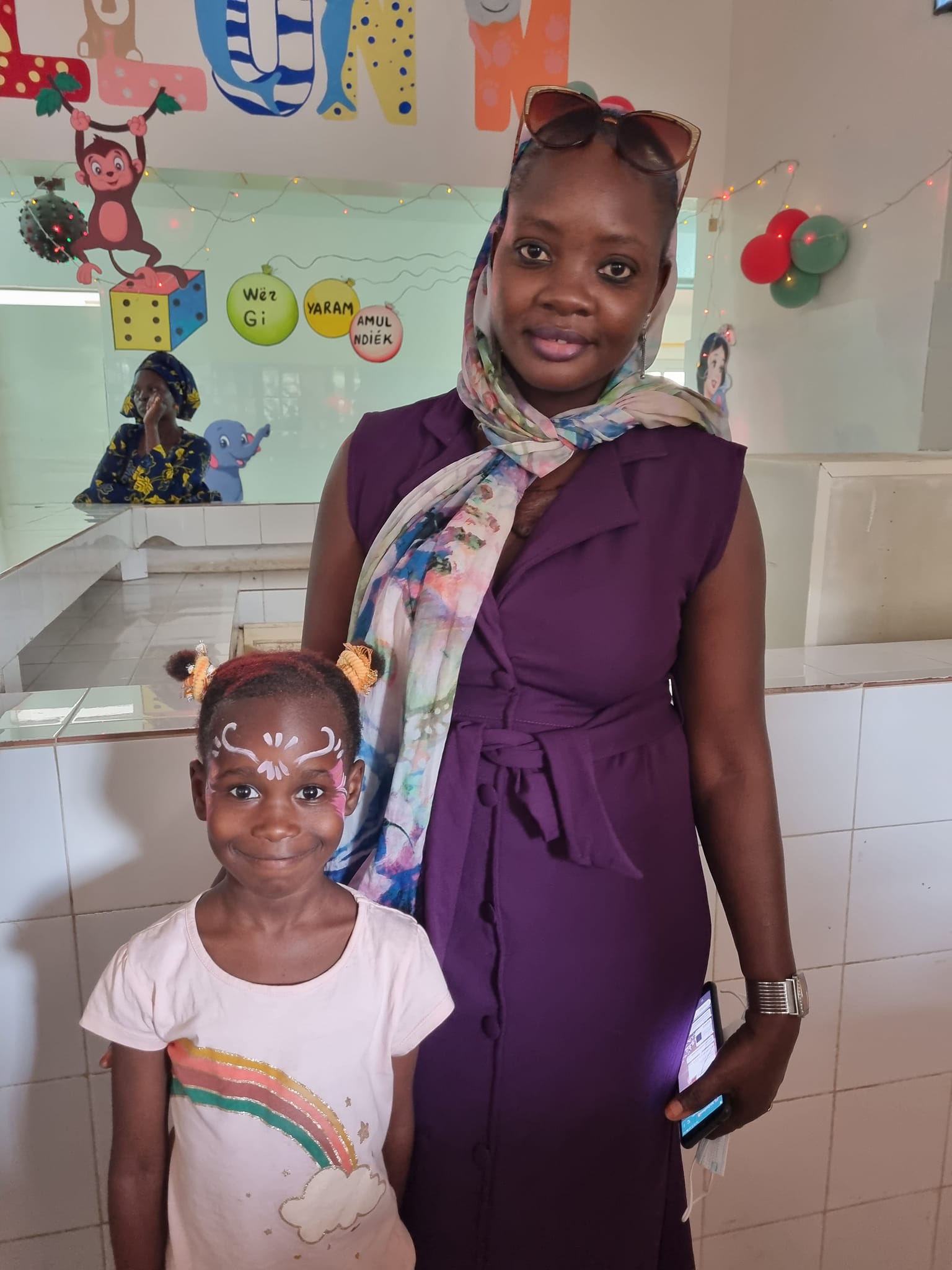 En images le personnel et leurs familles et les enfants hospitalisés en fête (Albert Royer)