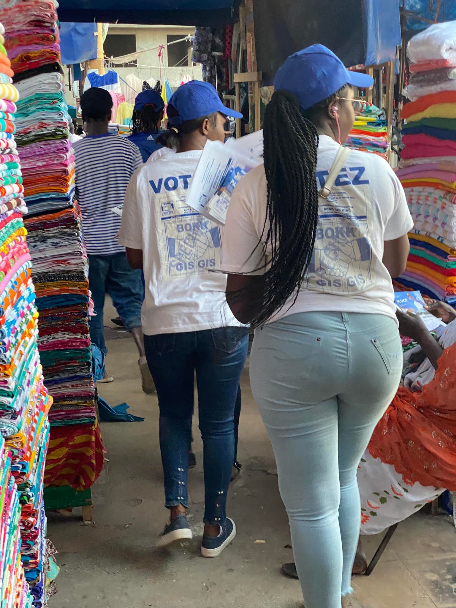 Visite de proximité: Pape Diop présente son programme aux populations des HLM et environs (Photos) Visite de proximité: Pape Diop présente son programme aux populations des HLM et environs (Photos)