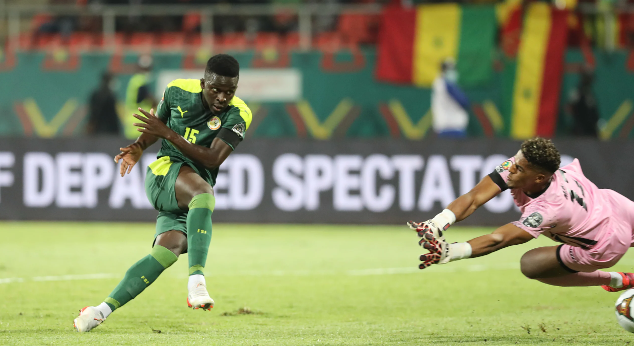 CAN Cameroun 2022: Bamba Dieng blessé au genou gauche, pourrait...