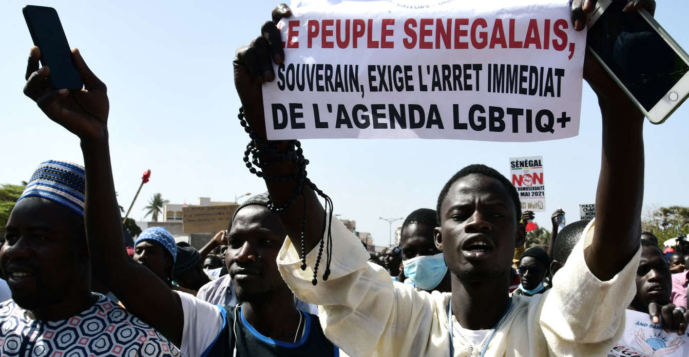 Kawtef à Karack: Deux "gordjiguènes" surpris sur la terrasse de la mosquée
