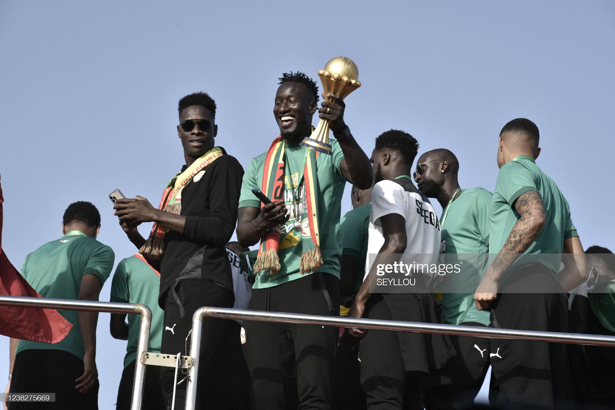  Photos / Après leur arrivée, les "Lions" en direction du Palais