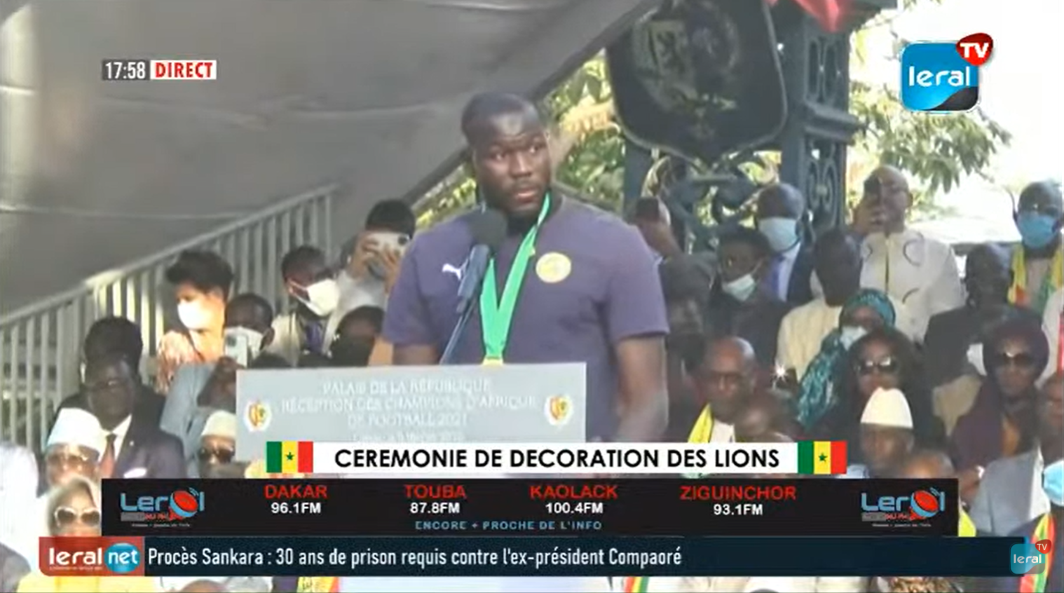 EN DIRECT / Palais de la République, cérémonie de décorations des "Lions" 