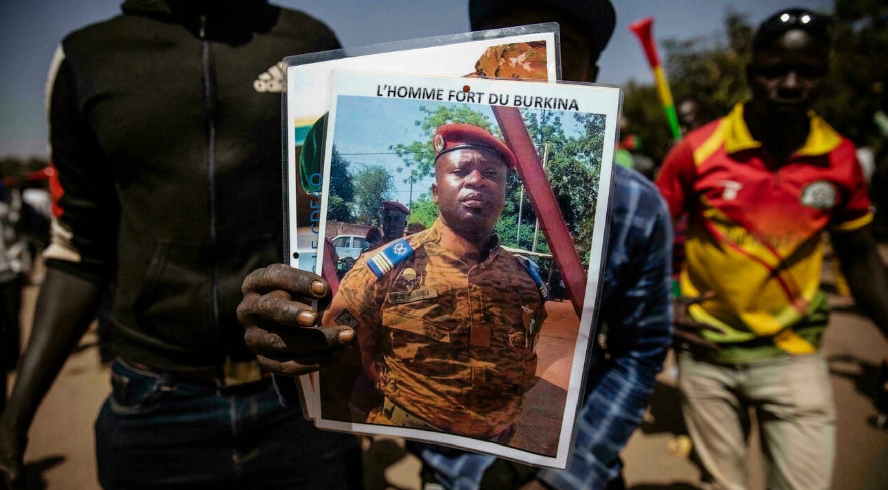 Burkina Faso : le lieutenant-colonel Damiba investi président