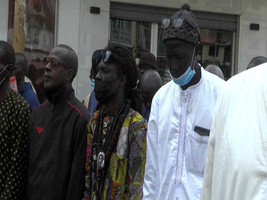 Prière mortuaire: Une foule immense pour accompagner El Hadji Malick Sy Souris à sa dernière demeure (Images)