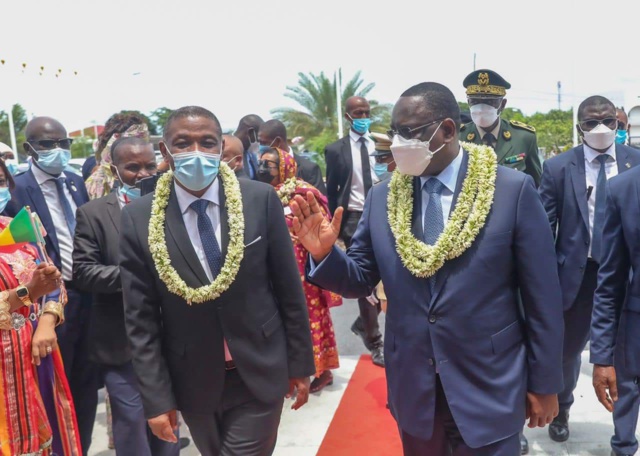 UNE AVENUE DE L'ARCHIPEL DES COMORES BAPTISÉE AU NOM DU...SÉNÉGAL (IMAGES EXCLUSIVES)