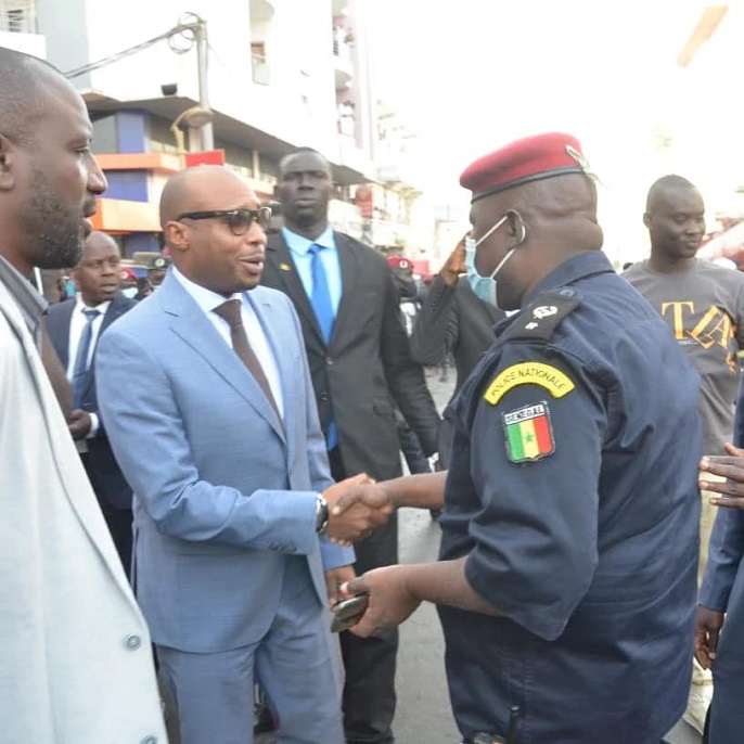 « Salle de vente » ravagée par un incendie : Solidaires, Barthélémy Dias et Alioune Ndoye apportent leur soutien et promettent des changements « Salle de vente » ravagée par un incendie : Solidaires, Barthélémy Dias et Alioune Ndoye apportent leur soutien et promettent des changements