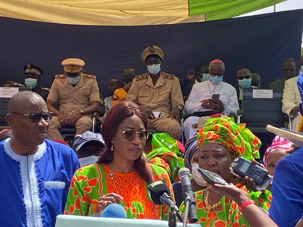Célébration du 08 mars 2022 : Zahra Iyane Thiam inaugure l’agence de micro-finance CAURIE à Kolda (IMAGES + VIDEO)