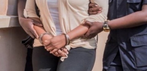 Spécialiste d’escroquerie: Une dame accuse un marchand ambulant qui lui a prêté son téléphone, de vol