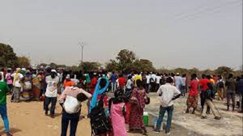 Révolte de l’eau dans la Commune de Diender: Les villages de Ndiar Tidiane et Darou Ndiar, barrent la route des Niayes et...