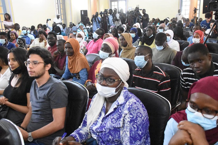Mairie de Dakar : Barthélémy Dias a procédé hier à une cérémonie de remise de bourses aux étudiants spécialisés en médecine