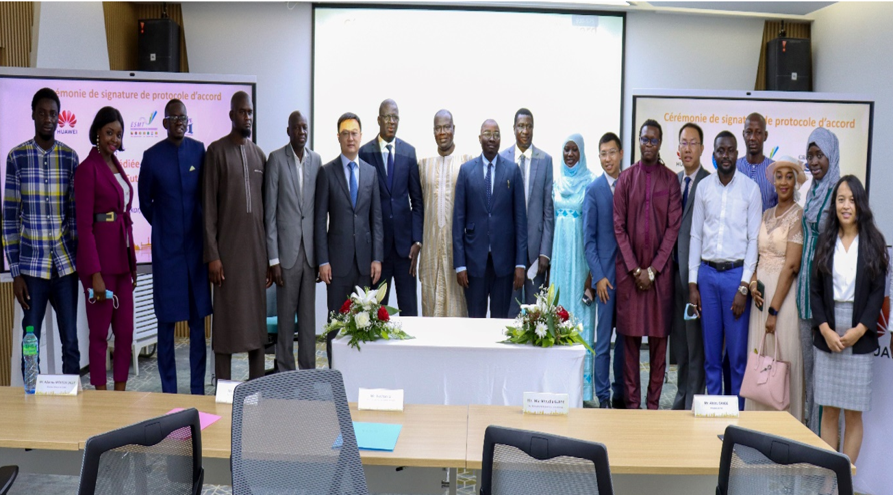 Huawei Sénégal signe un Mémorandum d'entente avec des universités et participe à l’insertion des jeunes dans le milieu professionnel