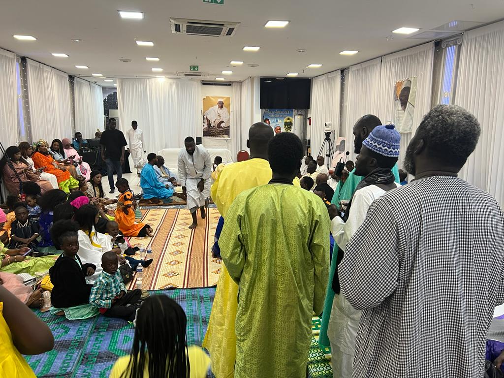 Photos / Après un Thiant international à son honneur à Paris : Des « Adiya » de plusieurs millions FCfa, destinés au prochain Magal de Touba, offerts à Serigne Saliou Ndigueul Thioune