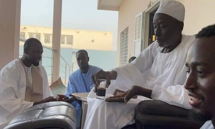 Reçu par Serigne Cheikh, le khalide de Serigne Saliou Mbacké : Ousmane Sonko s'est rendu à Khelcom