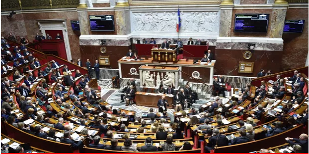France/ Projet de loi sanitaire : Le gouvernement subit un premier revers au Parlement