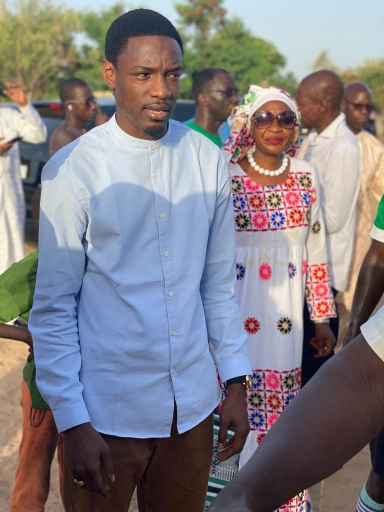 Thiadiaye : Pape Djibril Fall et Cie "très honorés" par l'accueil chaleureux de la population de Dieguem (Photos) Thiadiaye : Pape Djibril Fall et Cie "très honorés" par l'accueil chaleureux de la population de Dieguem (Photos)